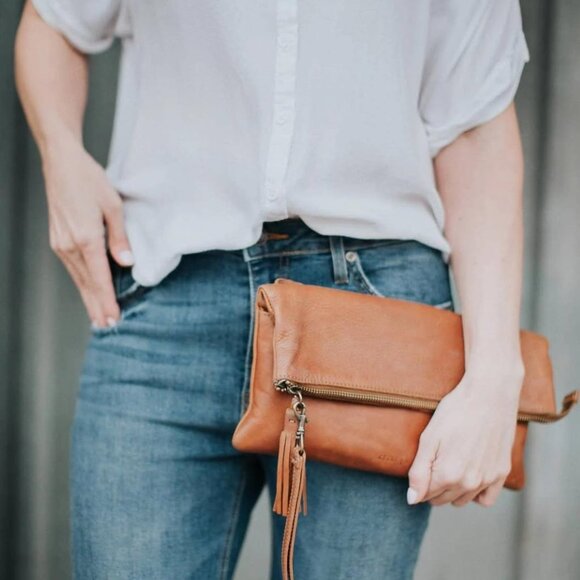 Kelly Moore Clutch Carry All (convertible, removable straps) - Picture 4 of 7